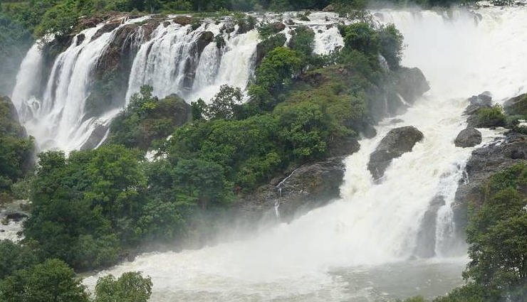 waterfalls,beautiful waterfalls in india,india waterfalls,india tourism,tourist places in india