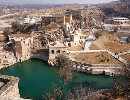 पाकिस्तान में है भोले बाबा का एक प्राचीन मंदिर, जहाँ स्वयंभू शिवलिंग स्थित है