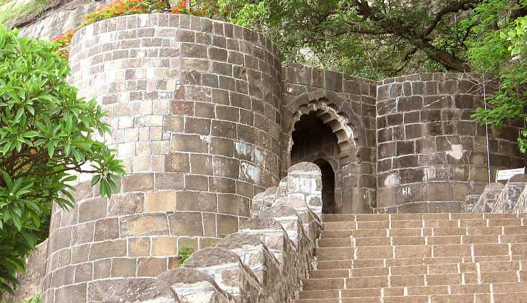 maharashtra forts,famous forts in maharashtra,forts in maharashtra tourism,maharashtra fort history,maharashtra fort architecture,maharashtra fort trekking,best maharashtra forts to visit,maharashtra fort exploration,maharashtra fort sightseeing,maharashtra fort travel guide