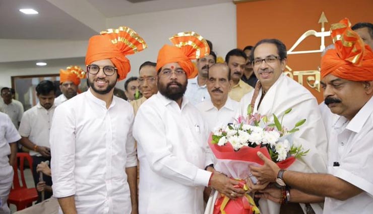 एकनाथ शिंदे बने शिवसेना विधायक दल  के नेता, राज्यपाल से मिलेंगे आदित्य ठाकरे 