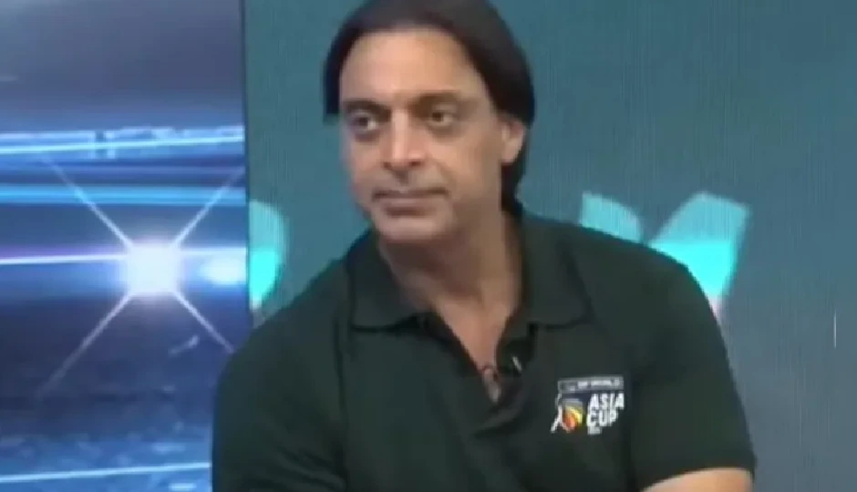 भारतीय खिलाड़ियों ने पाकिस्तानी खिलाड़ियों से हाथ नहीं मिलाया, भड़के शोएब अख्तर, बोले -  पॉलिटिकल मत बनाओ