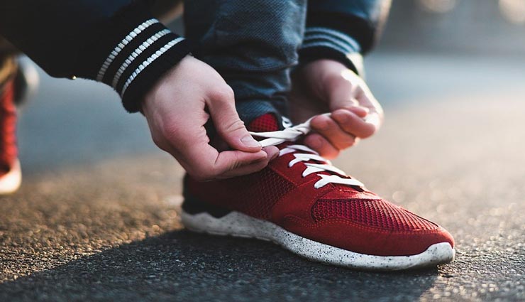 आखिर क्यों खुल जाते हैं बार-बार जूते के फीते, जानें इसका अनोखा कारण