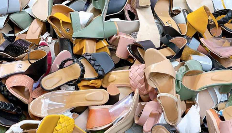 delhi shoe markets,affordable shoe shopping,trendy footwear in delhi,best shoe stores in delhi,budget-friendly shoe options,famous shoe markets in delhi,delhi shoe bazaars,fashionable shoes in delhi,cheap shoe shopping in delhi,top shoe destinations in delhi