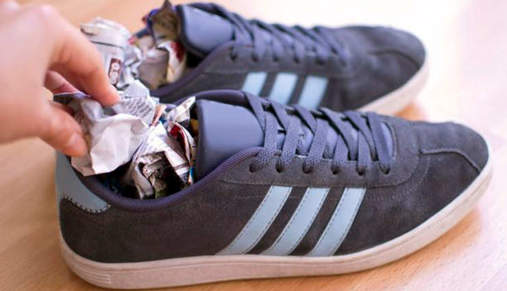 tips to help you beat shoe odor,tips to treat shoe odor,shoe odor,household tips