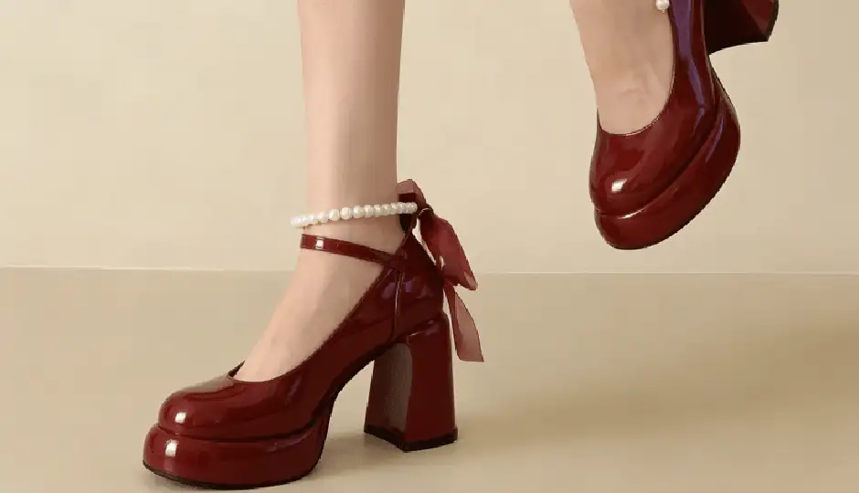 korean footwear,korean shoes,korean fashion,gen z fashion,korean style shoes,jelly shoes,transparent ballet flats,wide toe shoes,korean heels,ballet flats for women,korean clogs,stylish footwear for girls