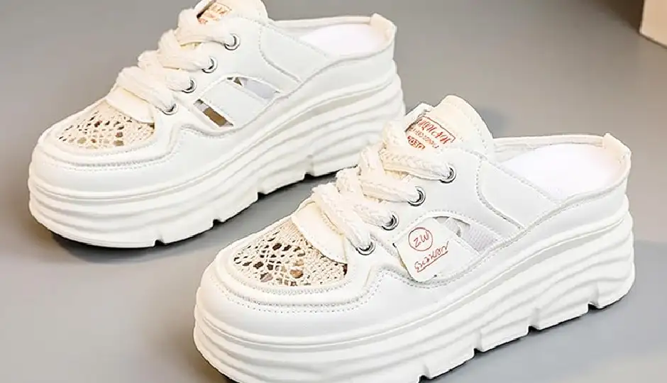 korean footwear,korean shoes,korean fashion,gen z fashion,korean style shoes,jelly shoes,transparent ballet flats,wide toe shoes,korean heels,ballet flats for women,korean clogs,stylish footwear for girls