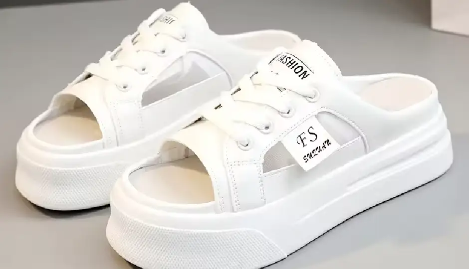 korean footwear,korean shoes,korean fashion,gen z fashion,korean style shoes,jelly shoes,transparent ballet flats,wide toe shoes,korean heels,ballet flats for women,korean clogs,stylish footwear for girls