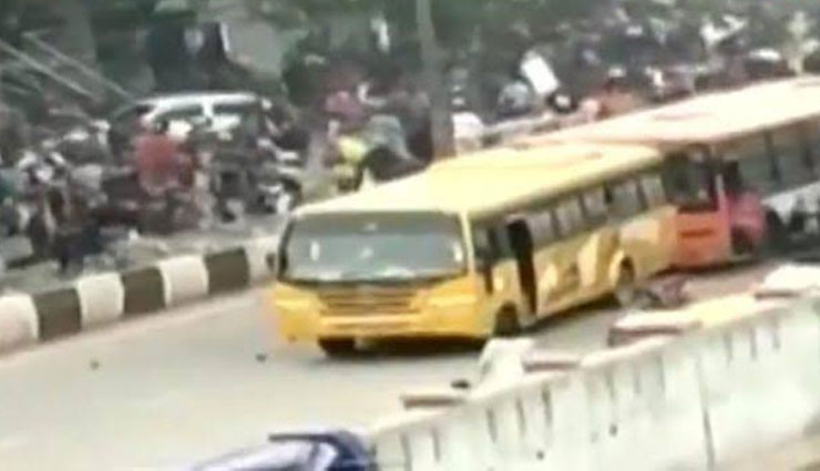सीलमपुर हिंसा: बस ड्राइवर की समझदारी की वजह से सुरक्षित घर पहुंचा स्कूली बच्चा