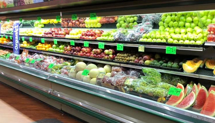 कोरोना वायरस: महिला ने छींका तो दुकानदार ने बाहर फेंका 26 लाख रुपये का सामान