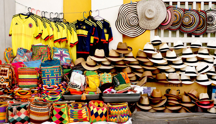 cartagena,places for shopping in cartagena,markets in cartagena,famous markets,la serrezuela,plaza de las bovedas,mercado bazurto,abaco libros y cafe,tienda beatriz camacho,cubavera,calle de las monedas,plaza bocagrande,torre del reloj,centenario park