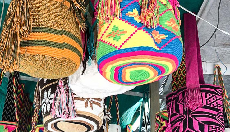 cartagena,places for shopping in cartagena,markets in cartagena,famous markets,la serrezuela,plaza de las bovedas,mercado bazurto,abaco libros y cafe,tienda beatriz camacho,cubavera,calle de las monedas,plaza bocagrande,torre del reloj,centenario park