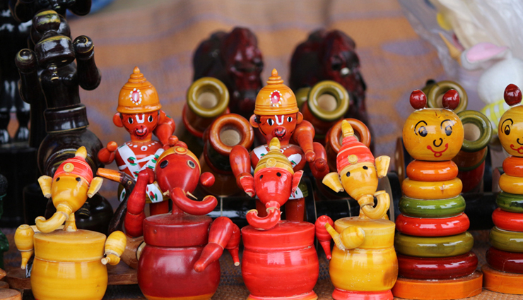 tanjore painting,tamil nadu,kathakali mask,kerala,spices,wooden articles,andhra pradesh,sandalwood articles,karnataka,things to buy from south india,south india,shopping from south india