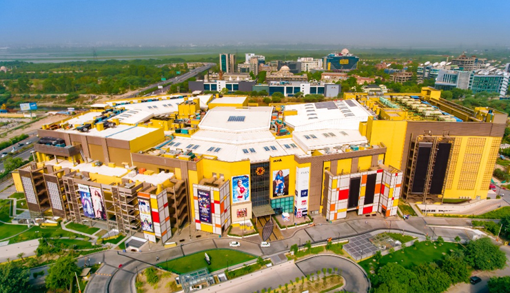 shopping malls to visit in india,india,lulu international shopping mall,kochi,dlf mall of india,noida,sarath city capital mall,hyderabad,z square mall,kanpur,hilite mall,kozhikode,world trade park mall,jaipur