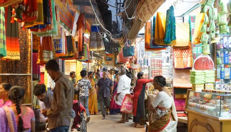 varanasi travel guide,reasons to visit varanasi,varanasi spiritual experience,best ghats in varanasi,temples in varanasi,ganga aarti,varanasi festivals,varanasi street food,budget travel varanasi,varanasi shopping