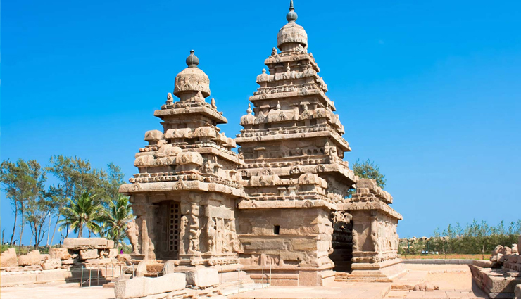 mahabalipuram,tourist attractions in mahabalipuram,mahabalipuram tourist places,shore temple,mahabalipuram beach,five rathas,tiger caves,crocodile bank,arjuna paradise,dakshina chitra,travel,holidays,travel guide