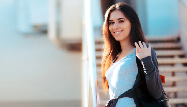 running into an ex,how to handle seeing your ex,dealing with ex awkward moment,what to do when you see your ex,how to stay calm around ex,tips for running into ex,meeting ex after breakup,how to behave around ex,awkward run-in with ex,how to be confident around ex