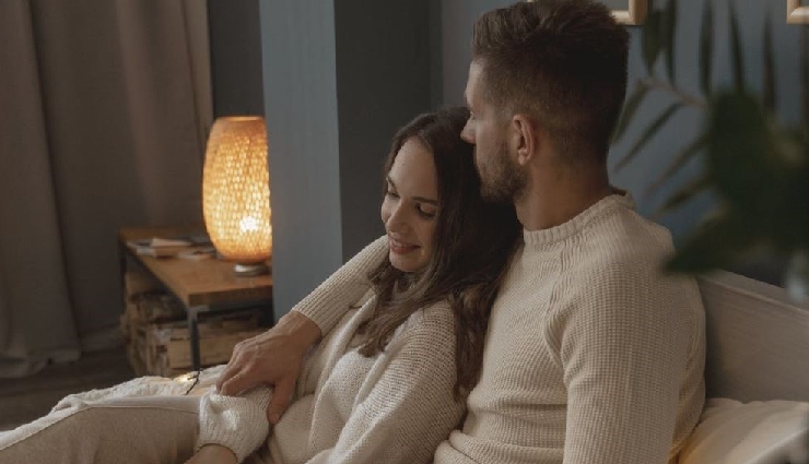 relationship space,when she needs space,responding to space request,how to handle space in a relationship,relationship communication,personal growth in relationships,relationship empathy,healthy space in relationships,handling relationship doubts,emotional support in relationships,giving space in a relationship