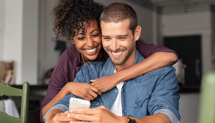 8 Ways To Show Off Your Girlfriend on Social Media