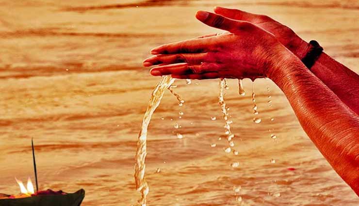 सर्वपितृ अमावस्या पर इन सभी को जरूर अर्पित करें भोजन, मिलेगी पितरों को संतृप्ति