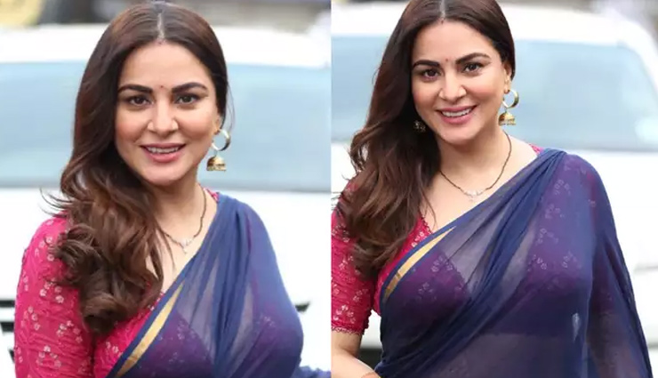 shraddha arya,shraddha arya news in hindi,shraddha arya hot in blue saree,shraddha wear saree wtih v neckline blouse,shraddha arya fashion,entertainment news in hindi