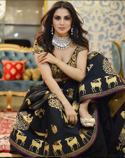 shraddha arya,shraddha arya viral pics,shraddha arya photos