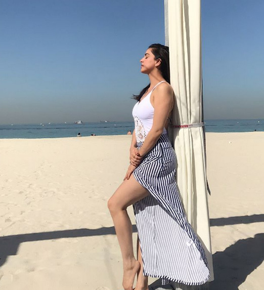 shraddha arya,shraddha arya viral pics,shraddha arya photos