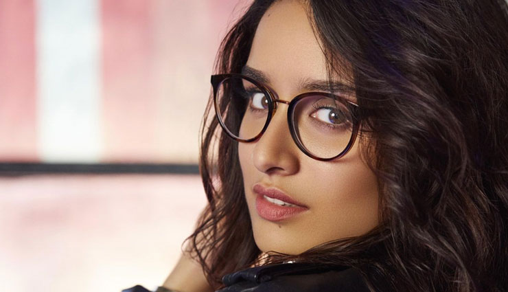 'साहो' : सेट पर शूटिंग के दौरान हादसे का शिकार होने से बची श्रद्धा कपूर, कहा - 'मैं खुश हूं कि मैं बच गई' bollywood,saaho,prabhas,shraddha kapoor