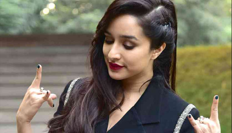 श्रद्धा कपूर को हुआ डेंगू, रुकी साइना नेहवाल की बायोप‍िक!