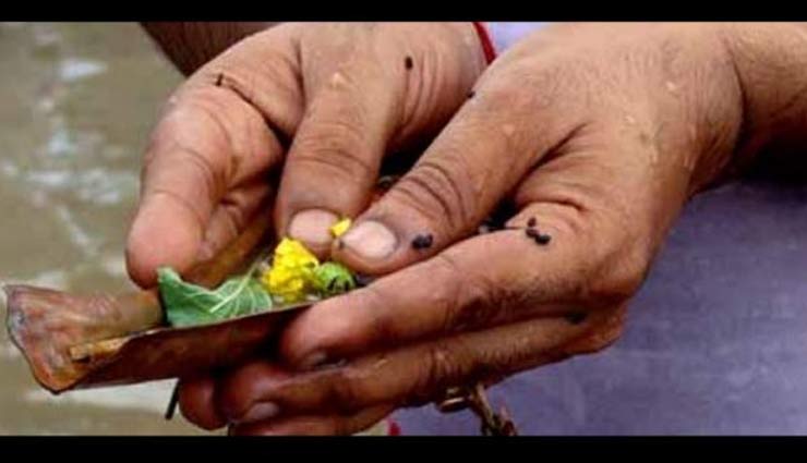 क्यों करें पितृ पक्ष अमावस्या को श्राद्ध, जानें वजह 