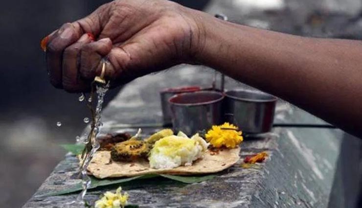 श्राद्ध में की गई ये गलतियां कर सकती हैं पूर्वजों को नाराज, बनती हैं परेशानियों का कारण