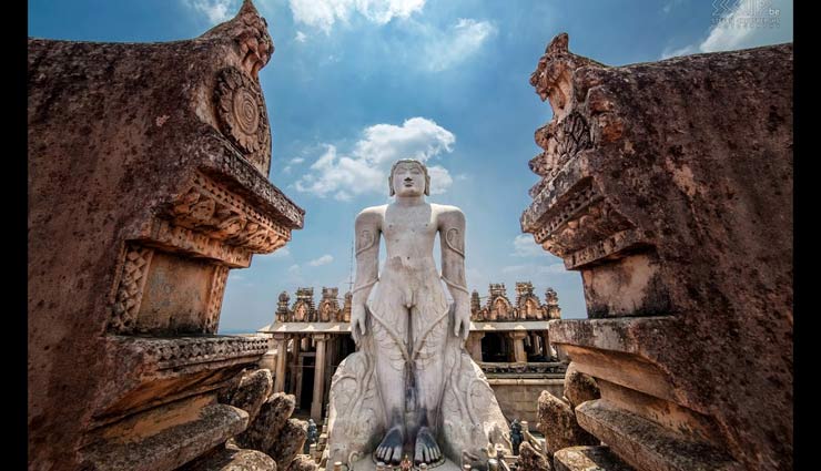 lepakshi,srirangapatna,shivanasamudra falls,somnathpur,shravanabelagola,weekend getaways from bangalore,weekend getaways