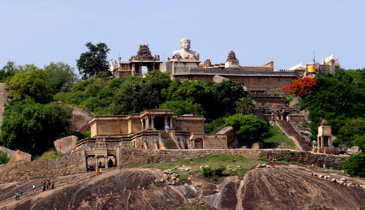 nagarhole,places to visit near nagarhole,coorg tourism,wayanad attractions,mysore sightseeing,bandipur national park safari,ooty hill station,kabini river,madikeri travel,mudumalai national park,sakleshpur,shravanabelagola