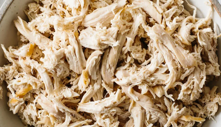 bbq chicken pizza recipe,flavorful twist on classic pizza,homemade bbq chicken pizza,delicious bbq pizza variation,easy bbq chicken pizza,tangy barbecue sauce on pizza,gourmet twist on traditional pizza,smoky chicken pizza recipe,crispy crust with bbq chicken,unique pizza flavor with bbq chicken