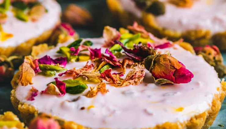 Recipe- Mouthwatering Gulkand Shrikhand Sweet Tarts
