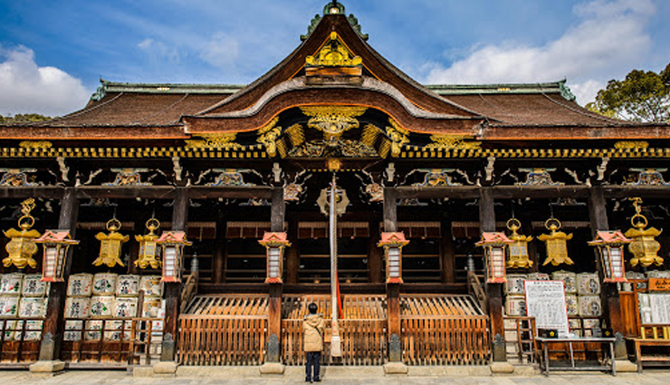 shrines in japan,japan,kunōzan tōshō-gū,mii-dera,mikami shrine,hiyoshi taisha,ujigami shrine,shimogamo shrine,kamigamo shrine,daigo-ji,toyokuni shrine,kitano tenmangū,japan