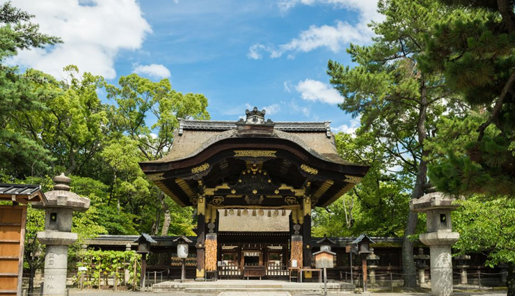 shrines in japan,japan,kunōzan tōshō-gū,mii-dera,mikami shrine,hiyoshi taisha,ujigami shrine,shimogamo shrine,kamigamo shrine,daigo-ji,toyokuni shrine,kitano tenmangū,japan