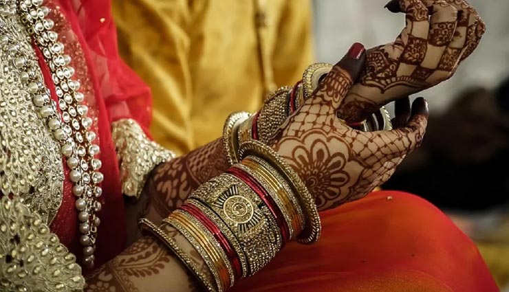 करवा चौथ के दिन महिलाएं ना करें ये गलतियां, रिश्तों पर पड़ता हैं बुरा असर astrology tips,astrology tips in hindi,karva chauth,karva chauth special,karva chauth 2020,mistakes during fast