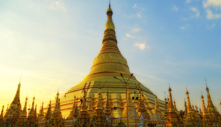 buddhist temples around the world,beautiful buddhist temples,famous buddhist temples,top buddhist temples to visit,buddhist temple travel destinations,shwedagon pagoda myanmar,tigers nest bhutan,todaiji temple japan,ulun danu bratan bali,lama temple beijing