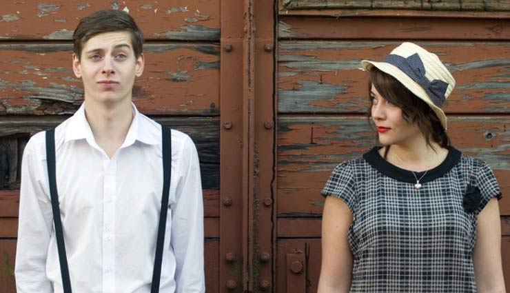 shy boys,shy guys,boys hesitate to talk to girls,tips to follow by shy guys,mates and me,relationship tips