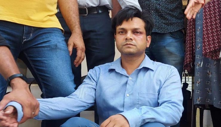 SI भर्ती परीक्षा में पकड़ा गया फर्जी परीक्षार्थी, विग में ब्लूटूथ डिवाइस लगाकर फोन पर था कनेक्ट