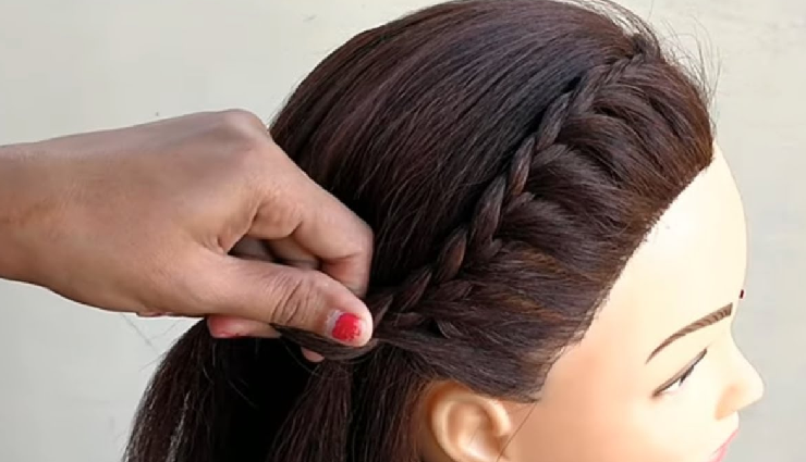 hairstyles for big forehead women,stylish haircuts for prominent foreheads,flattering hairstyles for large foreheads,women hairstyles for high foreheads,haircuts to balance a big forehead,forehead-friendly hairstyles,haircuts for women with larger foreheads,fashionable hairstyles for prominent foreheads,hairstyle tips for big forehead ladies,hairstyles to minimize a big forehead