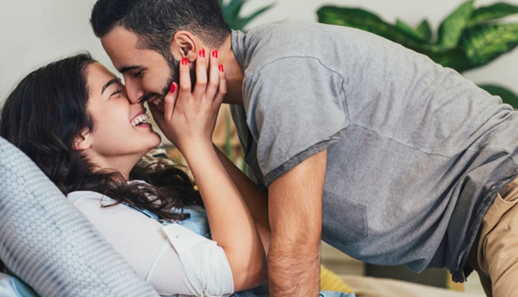 signs in a guy,signs he is truly in love with you,relationship tips,couple tips