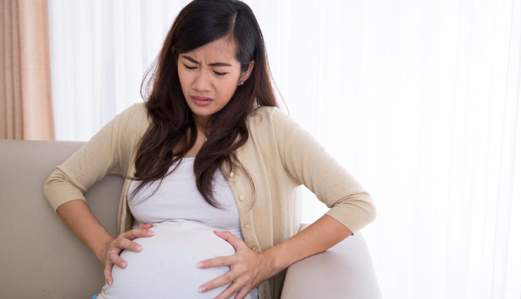 6 True Signs of Labor To Look Out For During Final Days of Pregnancy