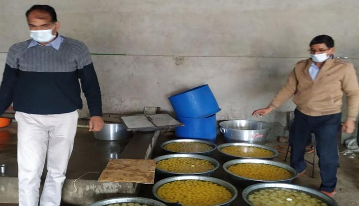 सीकर : शुद्ध के लिए फिर से तेज हुआ अभियान, चिकित्सा विभाग की टीम पहुंची दुकानों पर