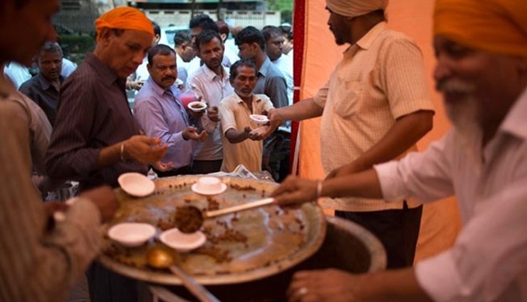 81-year-old sikh feeds 2 mn,remote maha highway,national highway-7,news