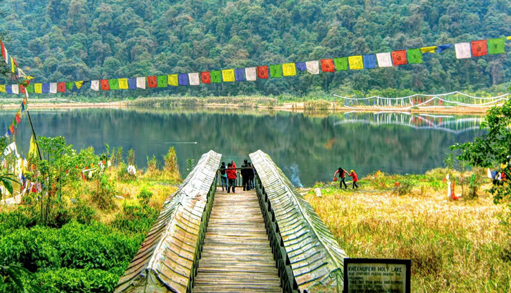 sikkim,sikkim tourism,breathtaking places of sikkim ,सिक्किम,नाथुला दर्रा,रूमटेक गुफा,सोम्गो लेक,एनके मोनास्ट्री या गुफा,केचपुरी,
