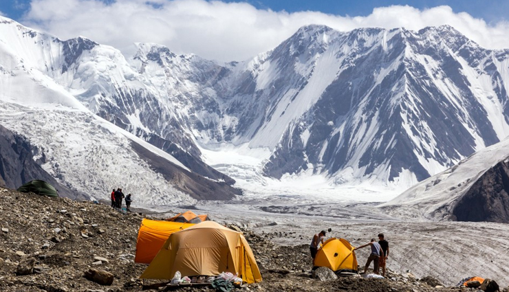 sikkim,places to visit in sikkim,tourist attraction in sikkim,gangtok,tsomgo lake,nathula pass,kanchenjunga base camp,lachen,lachung and yumthang valley,pelling