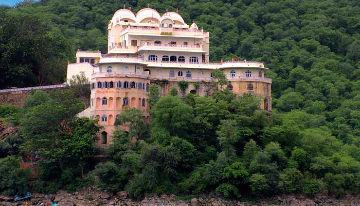 alwar tourist attractions,alwar sightseeing,alwar forts,alwar palace,alwar city tour,alwar heritage sites,alwar historical places,alwar wildlife sanctuary,alwar lakes,alwar gardens,alwar museums,alwar temples,alwar cultural heritage,alwar adventure activities,alwar day trips