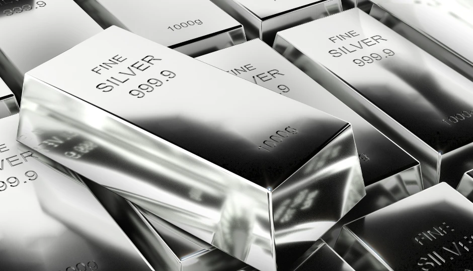 रिकॉर्ड ऊंचाई से 35% लुढ़की चांदी, आगे और टूटने के आसार, जानिए गिरावट की बड़ी वजह