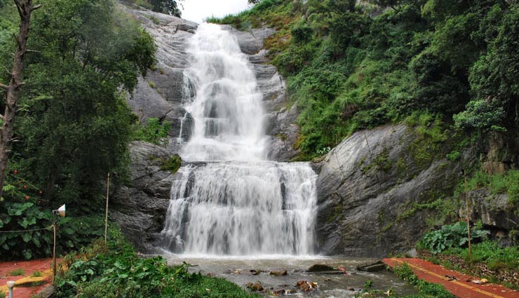 5 most beautiful waterfalls in tamilnadu,monkey waterfalls,bear shola falls,silver cascade,siruvani waterfalls,hogenakkal falls